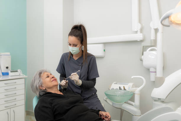 Best Emergency Tooth Extraction in Farmland, IN